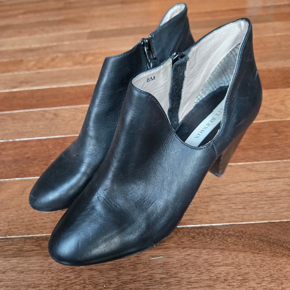 Matt Bernson Black Leather Cutout Ankle Boots Stacked Heel Size 8M Artsy Edgy